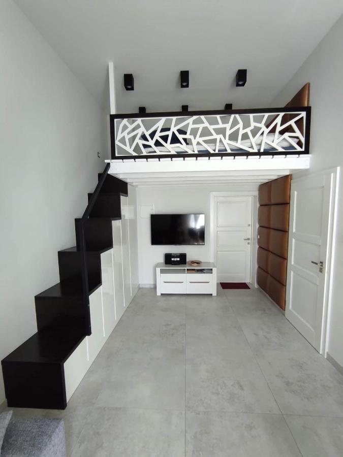 Apartament W Stylu Loft Jelenia Góra Extérieur photo